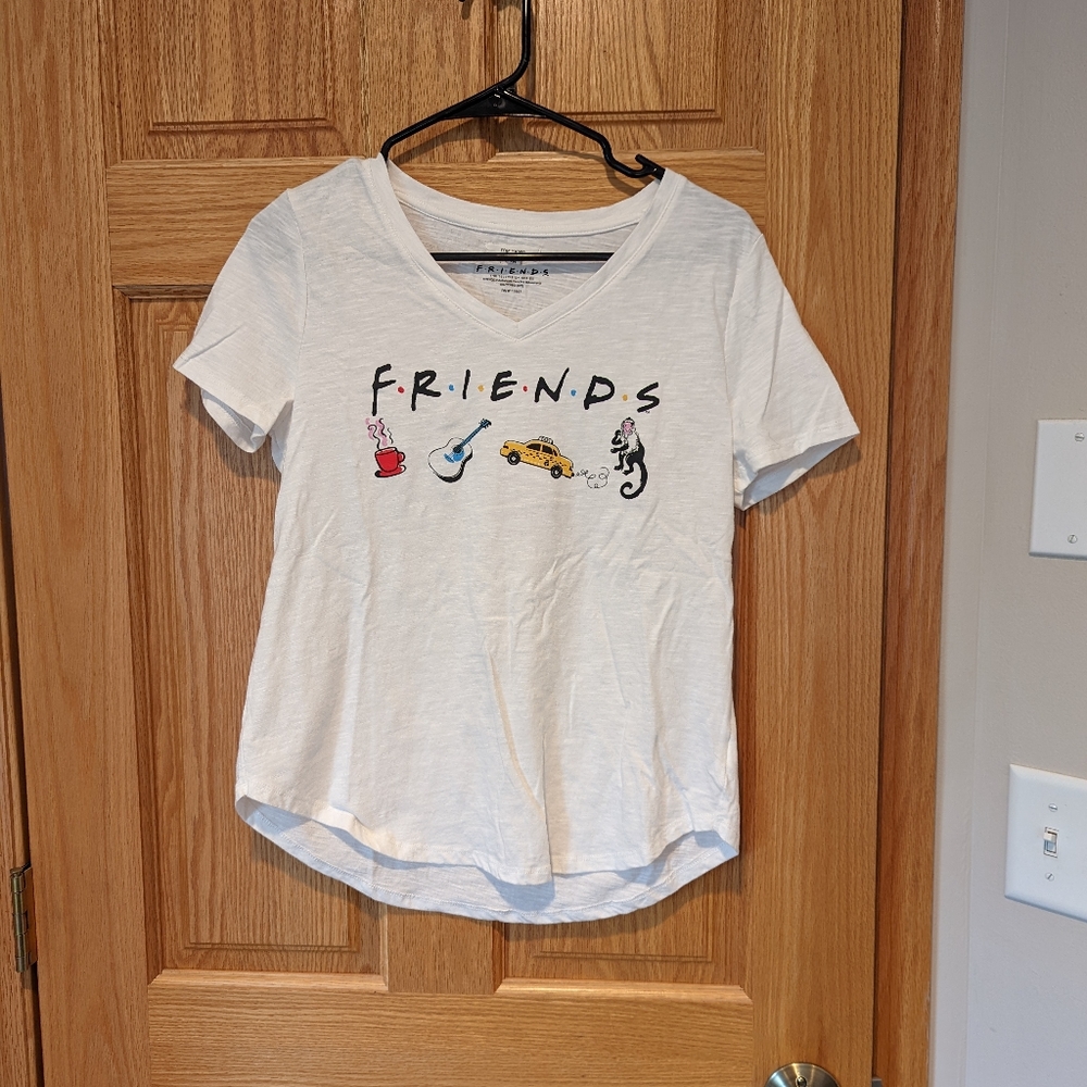 Maurices Friends tee | M